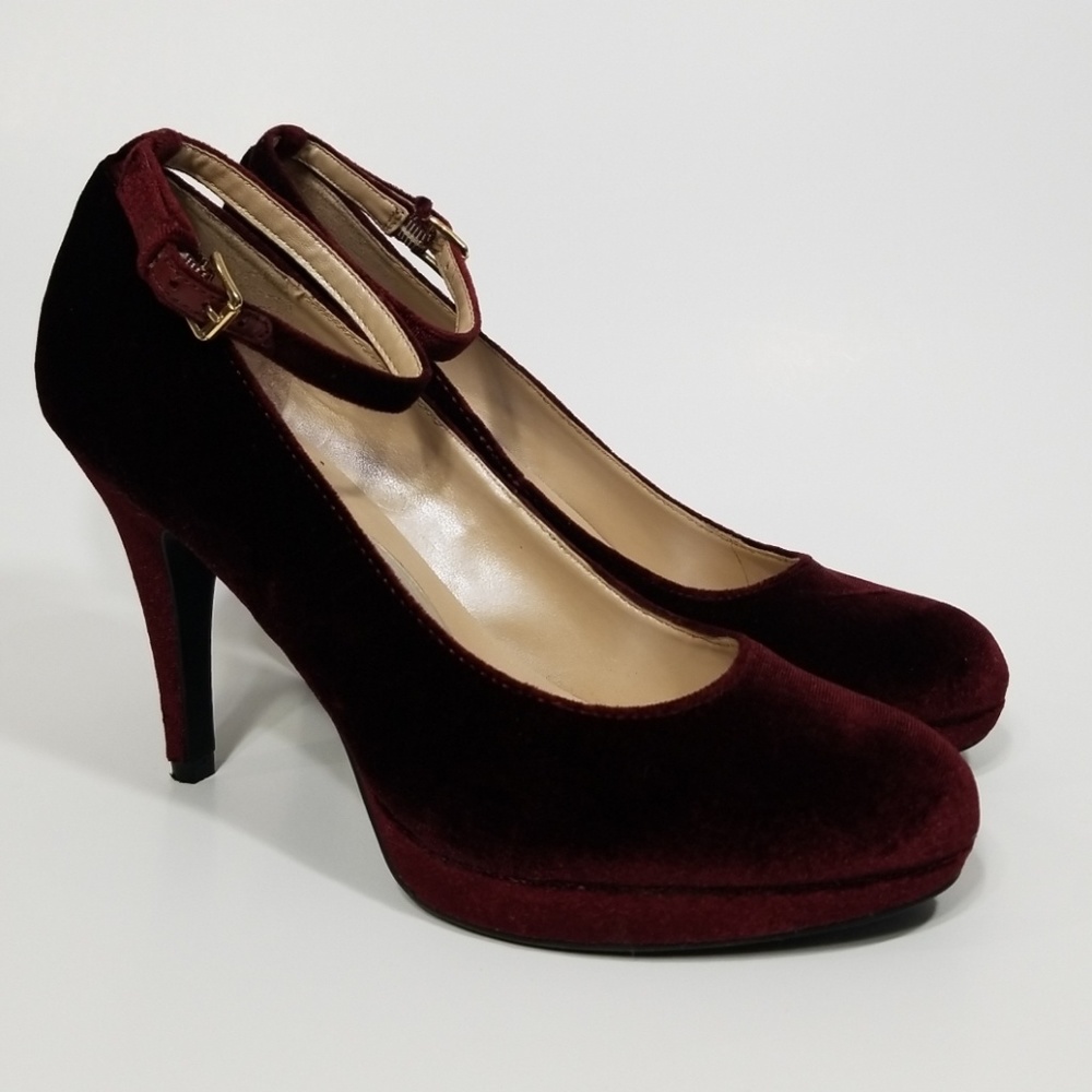 Unisa Burgundy Faux Suede Platform Pumps 7.5